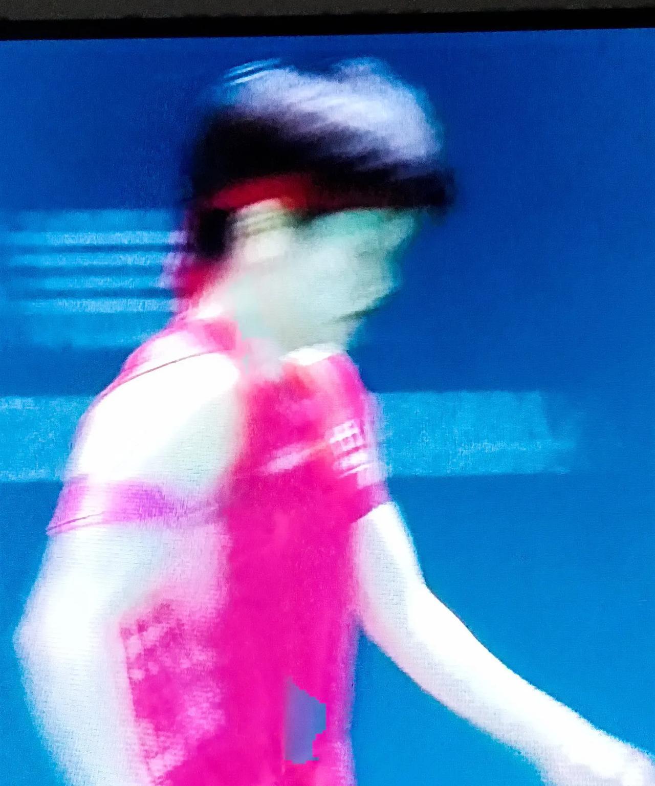 韩悦不在状态，王祉怡2:0勇夺冠军。
第一局王祉怡的发挥明显好于韩悦，很快就以2