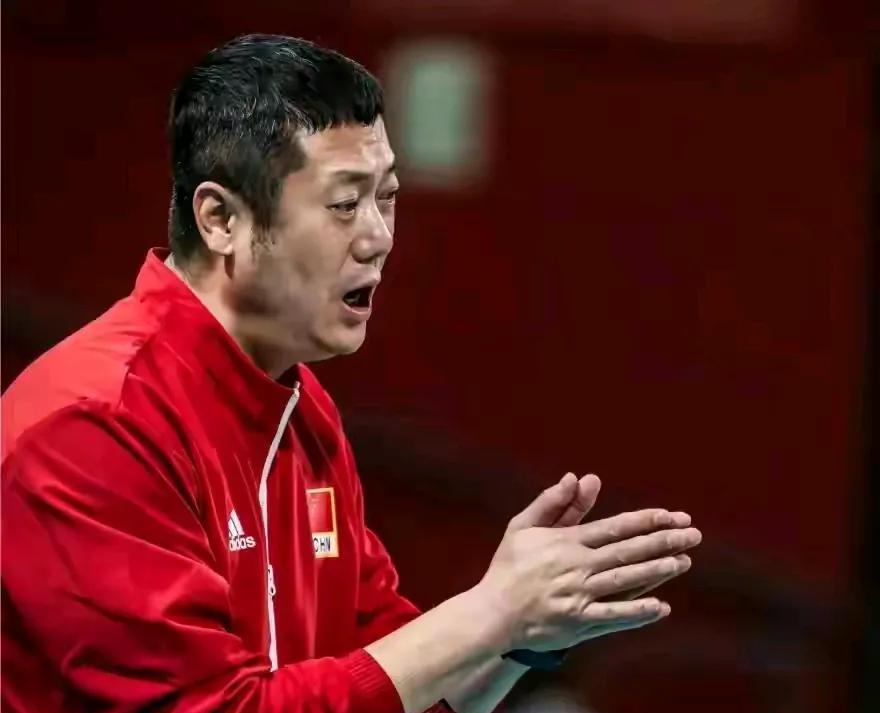 赖亚文、赵勇组建球队以年轻球员为主着眼未来，弃用朱婷、袁心玥等当打球员是否合情合