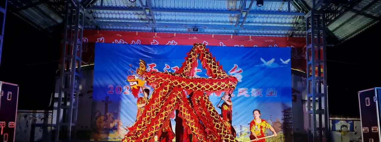 “文化惠民、惠及百姓”，党的文化惠民工程深得人心，文化惠民演出就是要真正惠及百姓