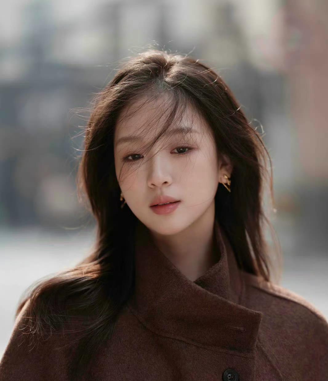 女孩做梦也没有想到得罪资本的结果就是万劫不复。田栩宁最近算是最火的男偶像了，短短