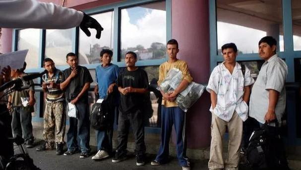 大而美法案通过，真相却打脸！美国精致生活全靠移民当牛做马！