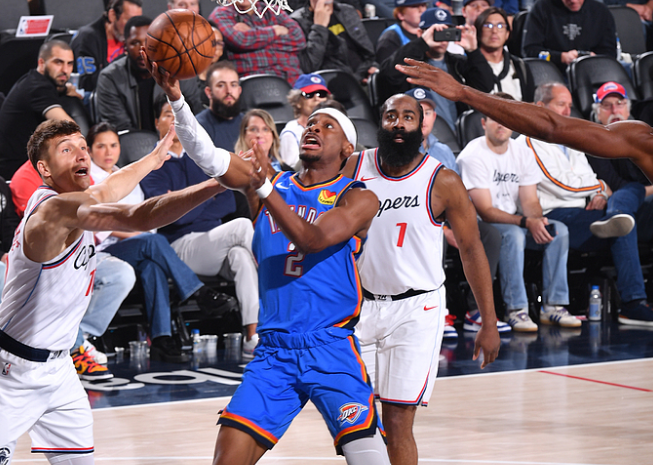 北京时间3月25日，NBA官方公布快船与雷霆比赛最后2分钟裁判报告，确认出现一次