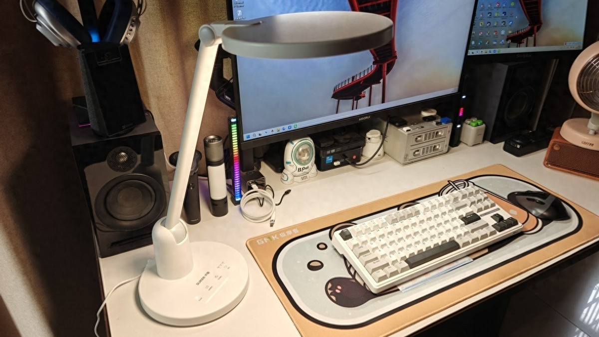 书客SKY护眼台灯：从护眼到“养眼”的神奇蜕变