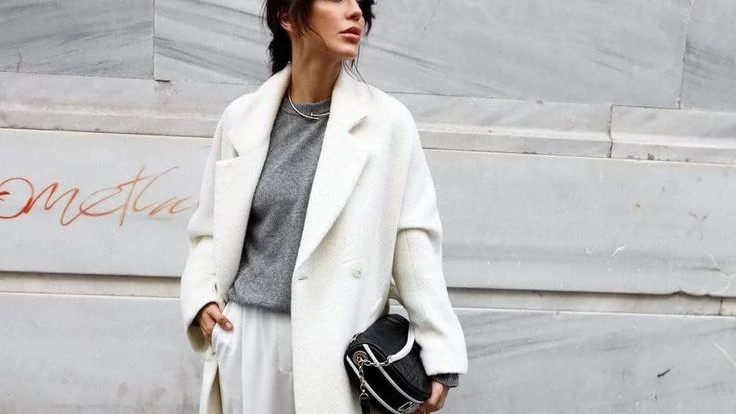 谁懂啊！穿白色大衣的冬天，连冷风都变得温柔了