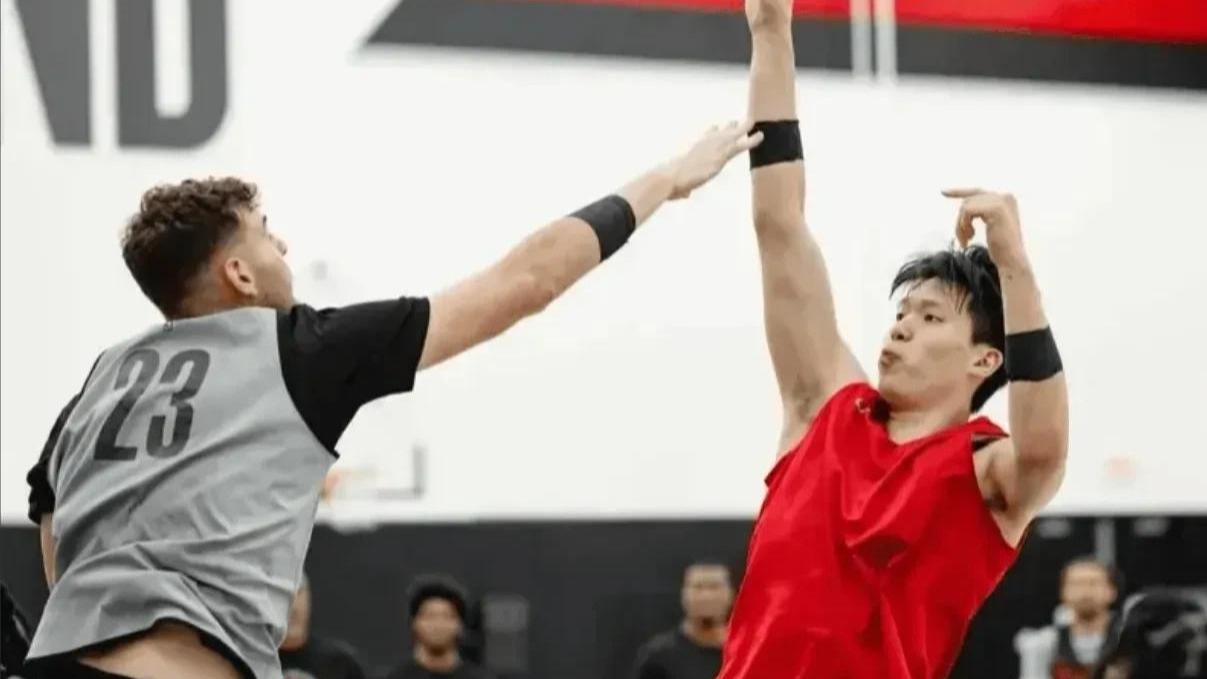 杨瀚森NBA首秀，全场4分4板6犯，未来路还很长！