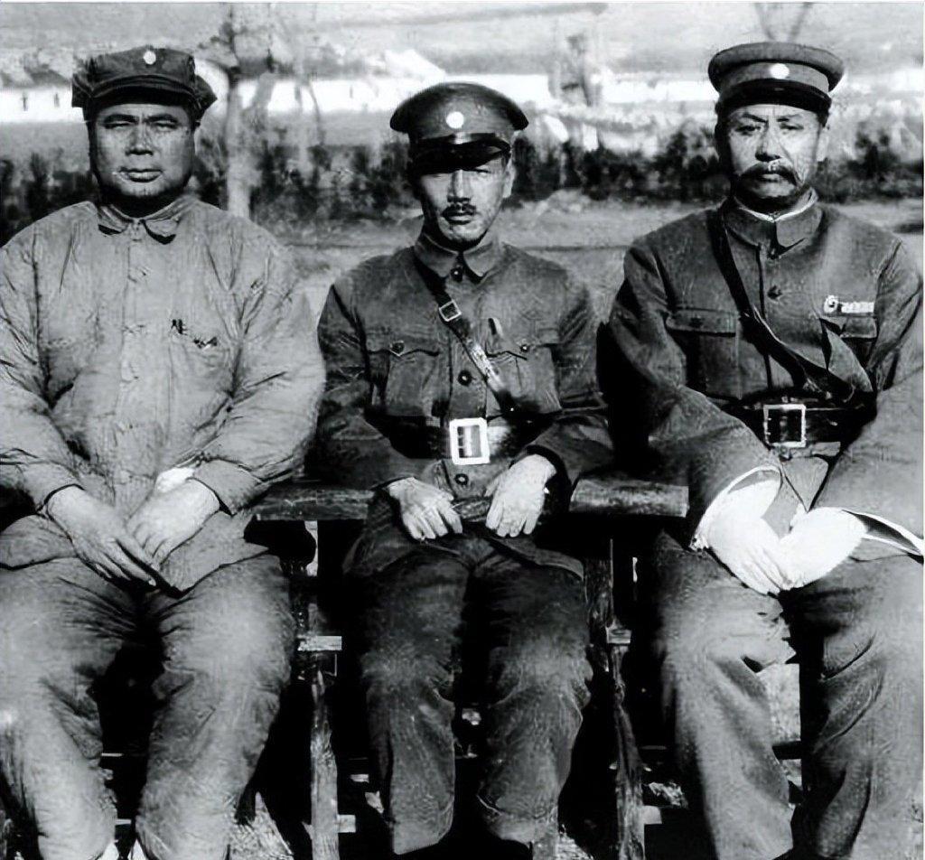 1927年6月20日，冯玉祥与蒋介石在徐州第一次见面。之前，两人从未谋面，各自掌