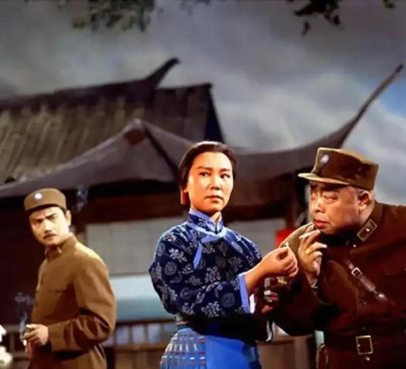 汪曾祺：论唱腔、论台词！扪心自问，那些对样板戏的批判公平吗？
比对一下《青楼韵语