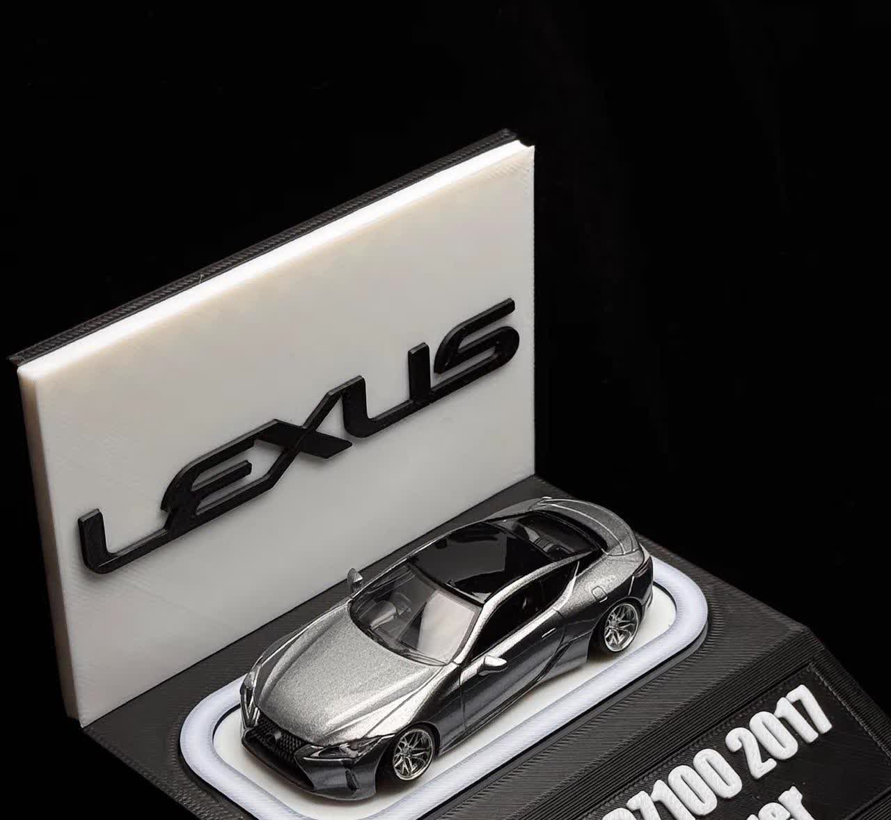 Kyosho Lexus LC500h.超音速钛银&黛青云母绿