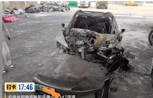雷军的微博沦陷！小米集团跌破4%，从万众追捧的军哥变成如今这个局面，舆论压力来的