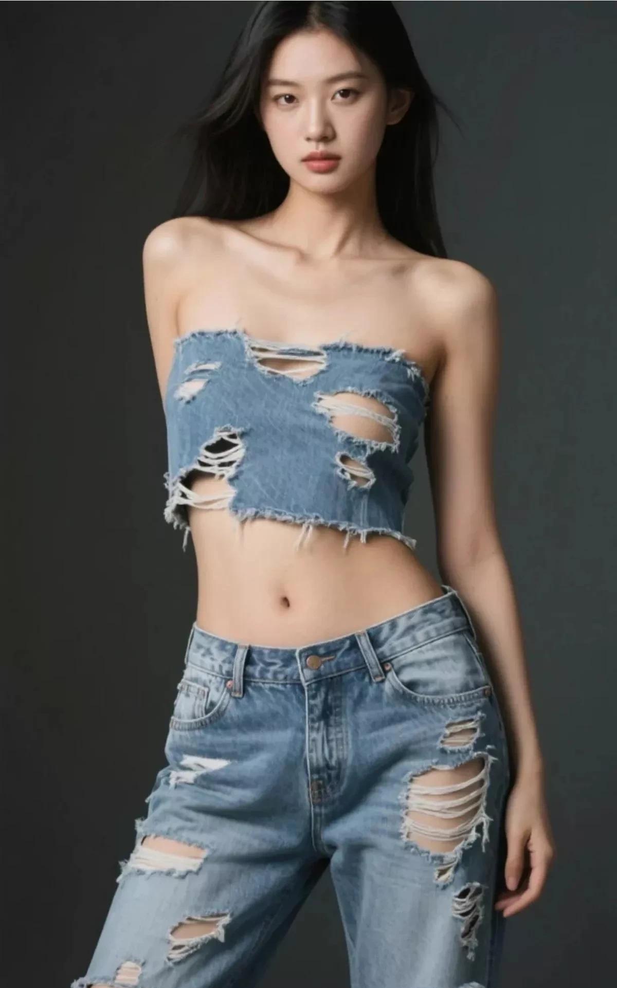 下图是一个贫困山区女子，她太穷了。



照片中，她身形消瘦，衣衫褴褛，眼神中透