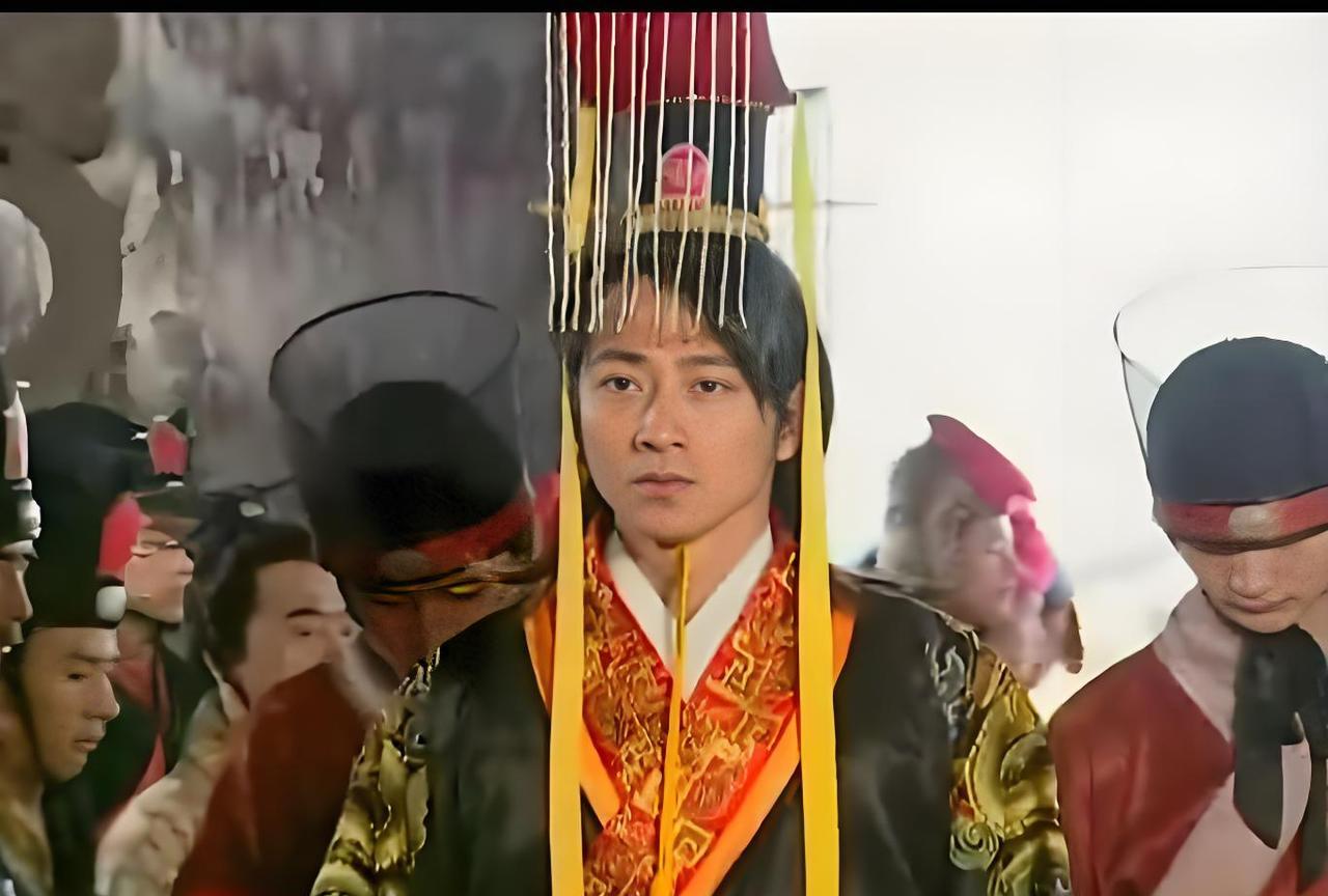 西汉权臣霍光死后，隐忍多年的汉宣帝对霍家动手，霍光之子霍禹被押赴闹市腰斩，霍去病
