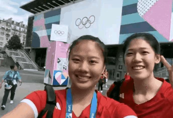 明天，世界女排联赛香港站的比赛将拉开序幕，中国女排将迎战捷克女排，球迷们关心的是