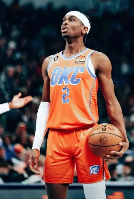 目前NBA老一辈球星都已经到了迟暮之年。中生代球星或多或少的问题不能担起大任。在
