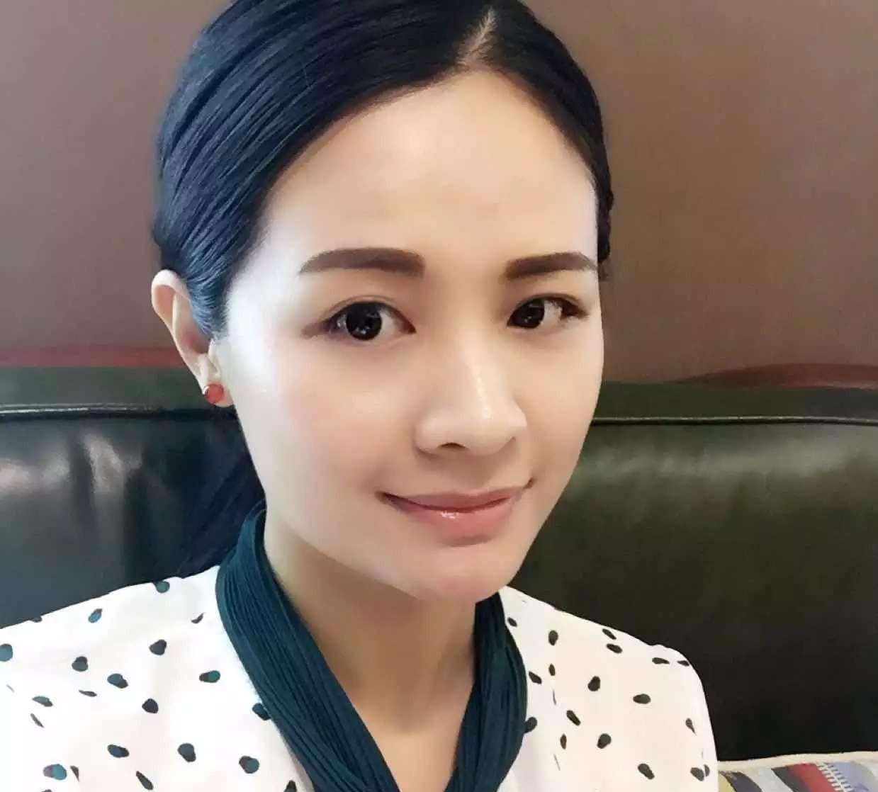 我老婆年轻的时候长的虽然不是很漂亮，但也绝对不丑。就是性格有点霸道，说一不二。