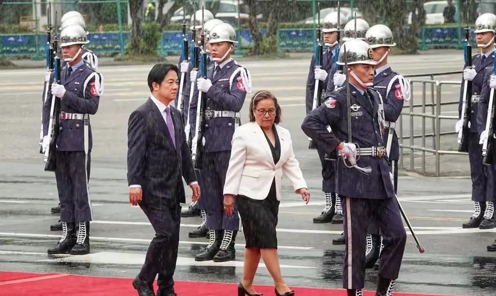 马绍尔窜访台岛，天降大雨直接淋成了落汤鸡
近期马绍尔群岛的高层对我国的台岛进行窜
