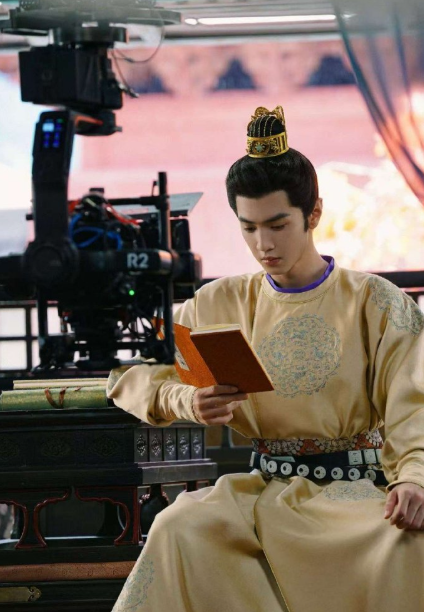 从被看到到被认可，这条路他走得踏实又坚定。这份坚持本身，就是给所有支持者最好的回