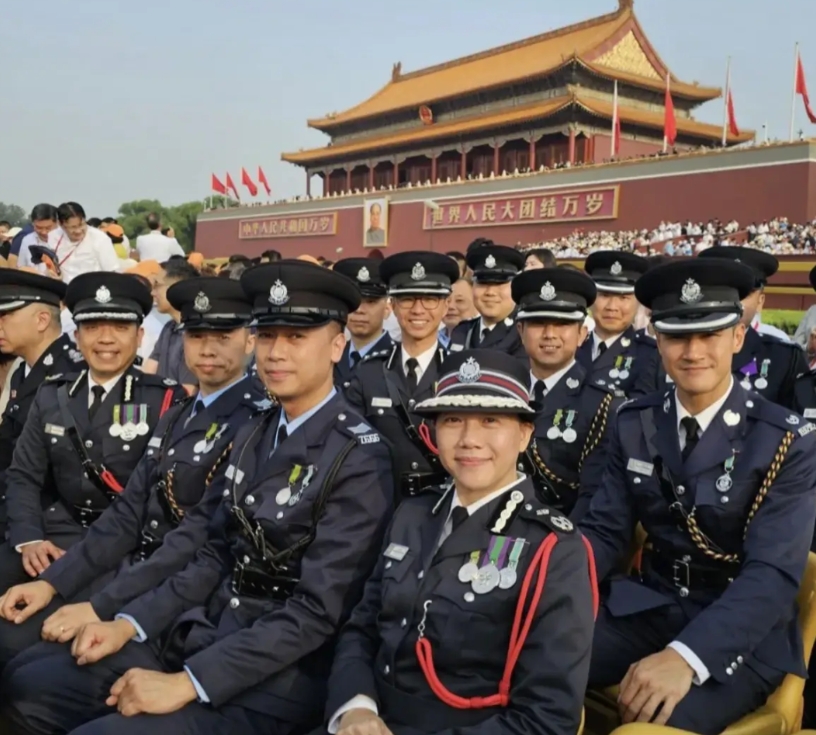 香港警察代表团
本次阅兵，香港代表团除了霍家及一些爱国市民代表外，还有一群特殊的