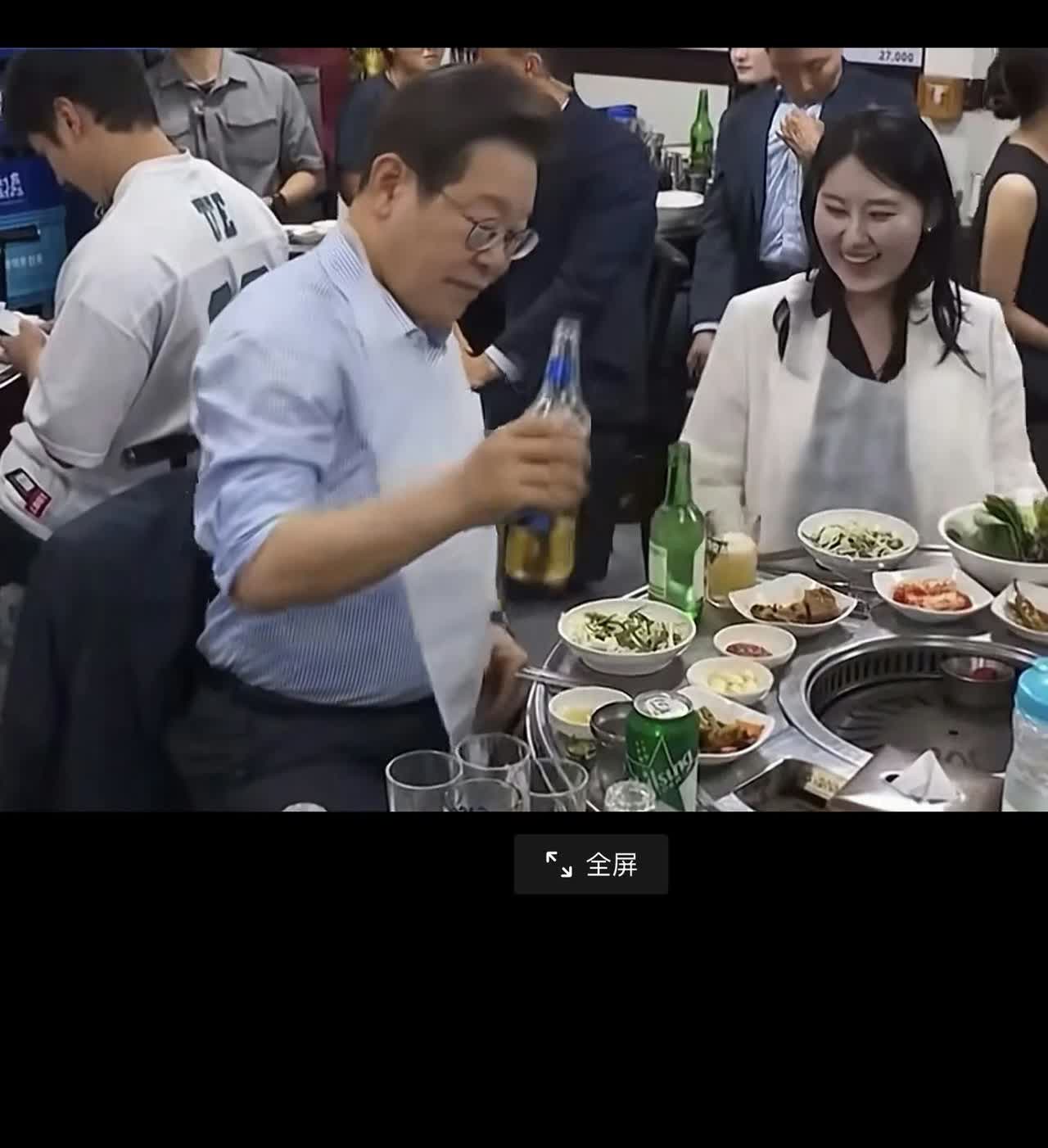 昨天（7月11日），韩国总统李在明下班后到一家料理店吃烤肉。有8个特点：
1、