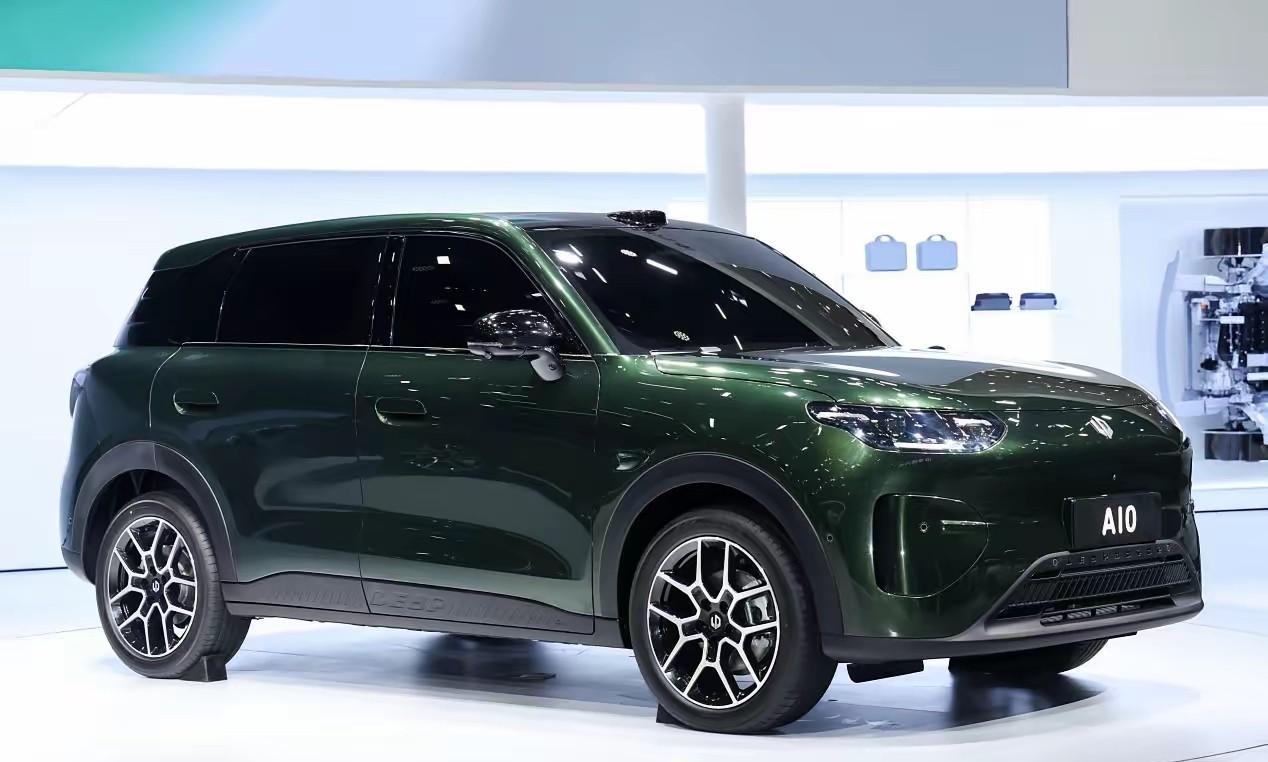 广州车展爆款来了！零跑A10重塑10万级纯电标杆，颜值爆表！
2025广州国际车