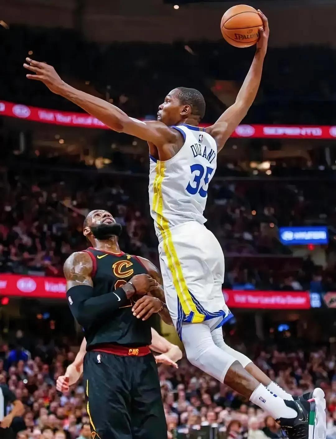 现役的NBA的球员中，
你最讨厌的是谁？
我先来说吧，
最讨厌勇士队的格林，
绝