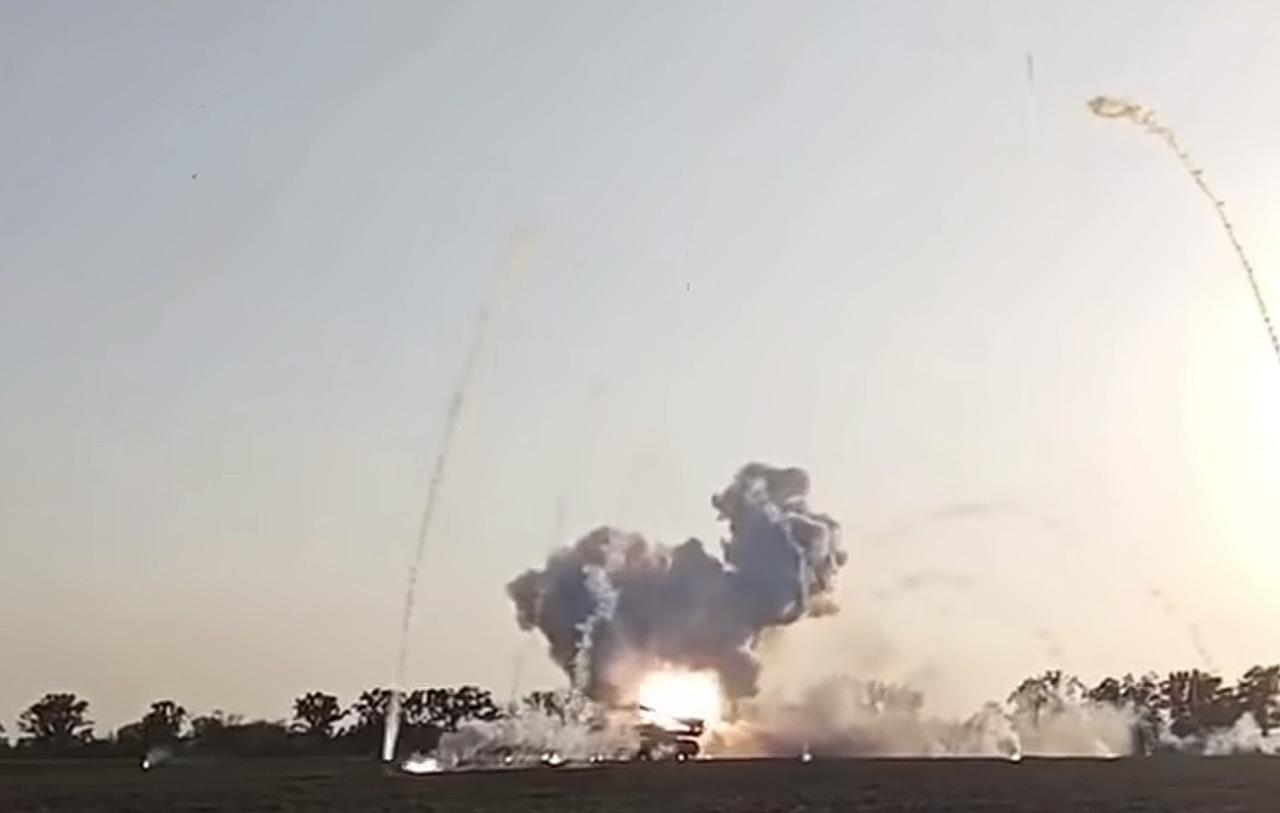 无人机真是大鹅的克星！
大几千万美元的防空系统报废！
大鹅的9K37M1 Buk