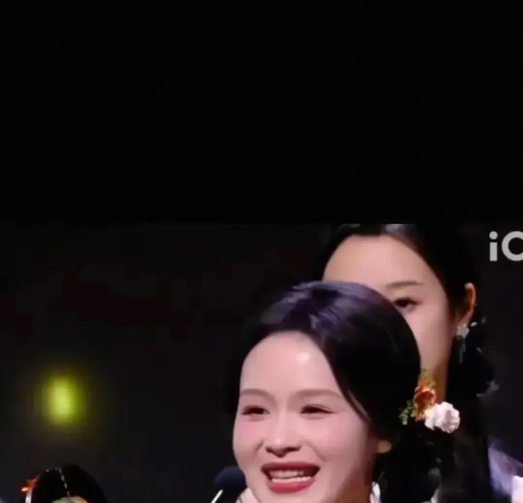 150的身高居然虚报162，真敢吹，要知道生活中160的女生是很高挑的，看到生活