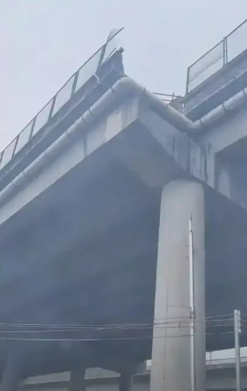 虎门高架4变3车道酿5死车祸！官方通报：道路设计将彻查
 
广东虎门这起车祸太揪
