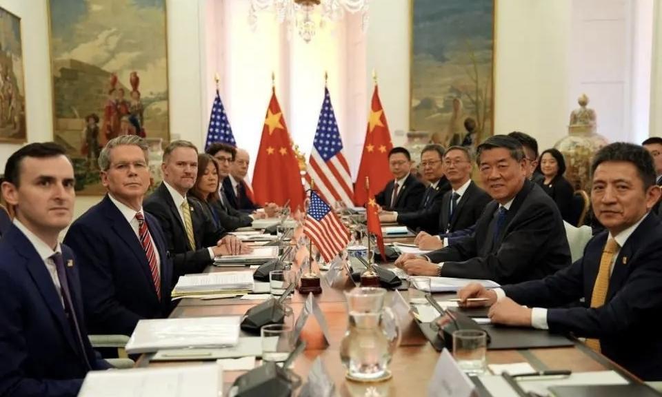 实力才是王者，谈判解决不了问题，实力是基础，不怕困难的绝心坚强信念才能我们笑到最