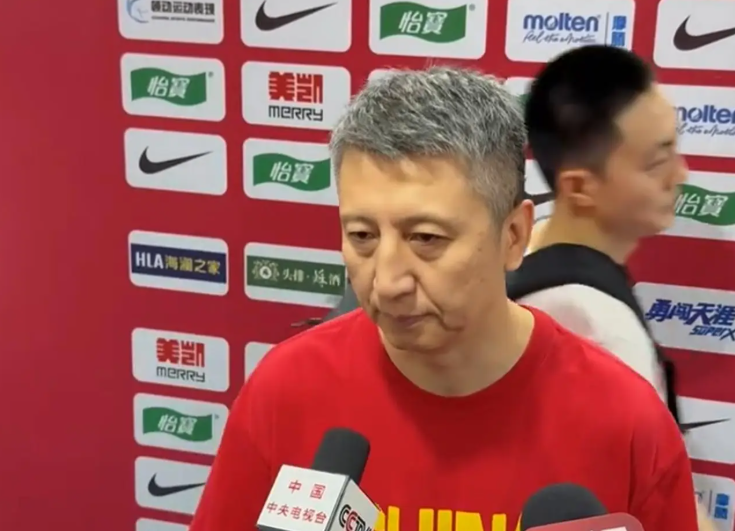 苏群：郭士强把王俊杰给骂晕了，那样的斥责是不对的。

在谈到郭士强该不该骂王俊杰