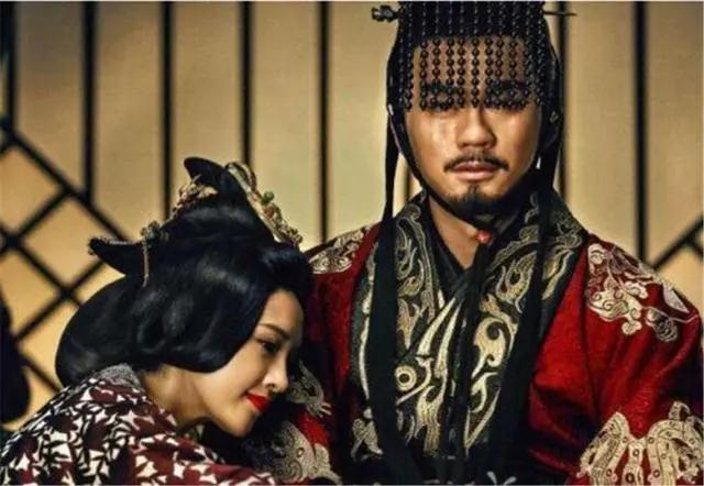 226年，曹丕病重，母亲卞夫人前去探望时，发现服侍的女子非常熟悉。得知实情后，卞