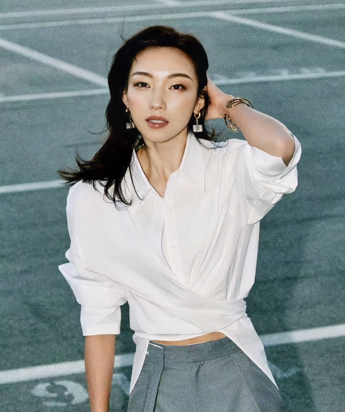发现了吗？
那尔那茜现在最后悔的
肯定不是自己占用了定向委培的名额这事，而是最后