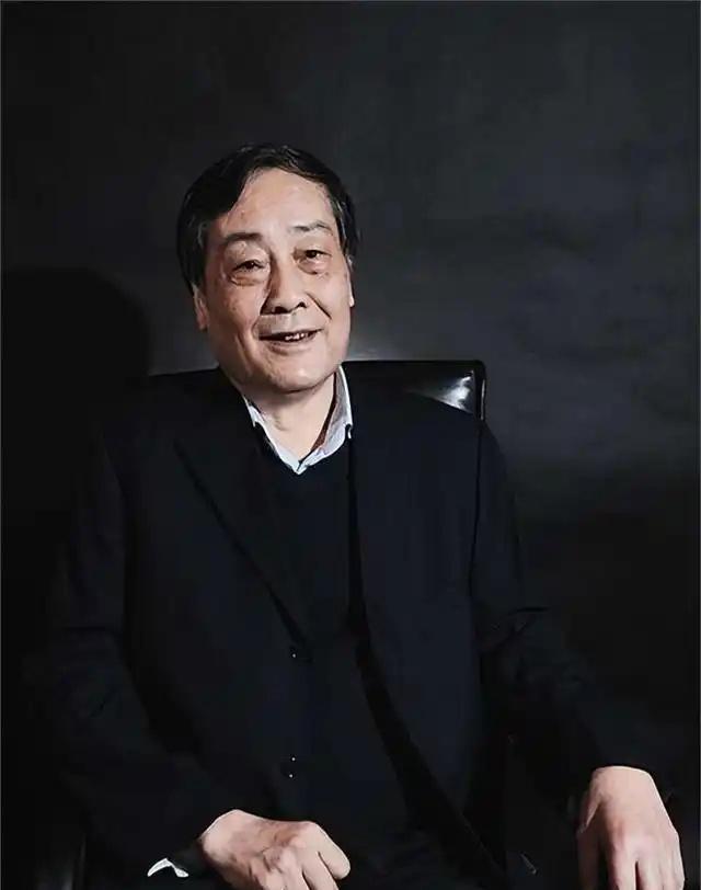 宗庆后的棺材板都要压不住了，好面子的他，如今成为了大家眼中的笑话。
不仅如此，他