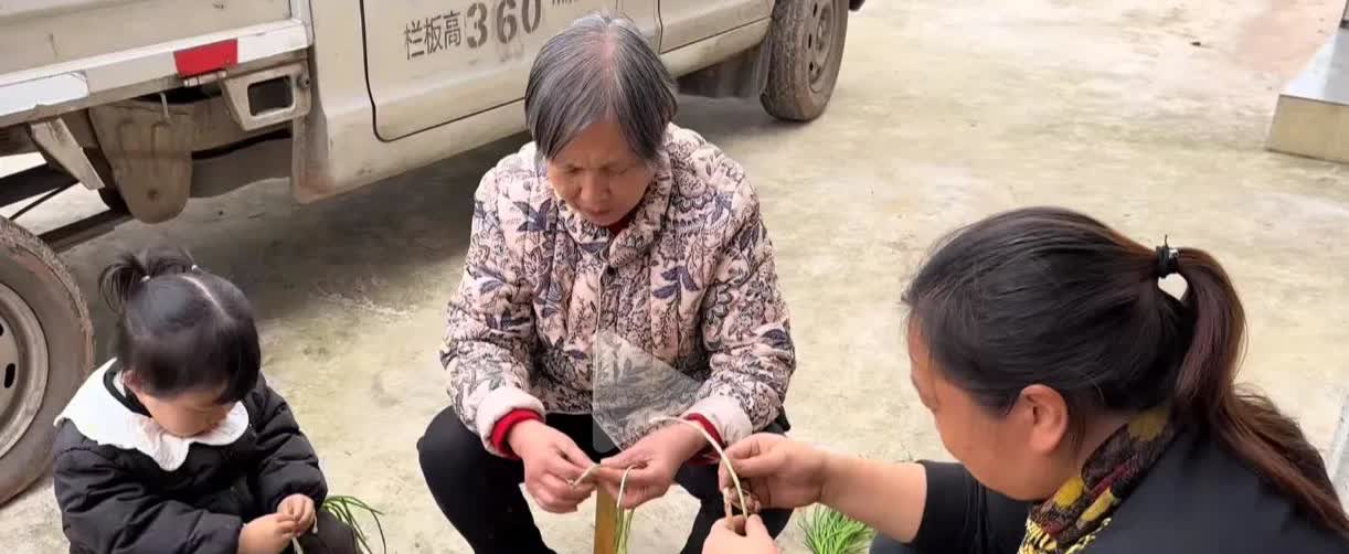 奶茶家族遇多事之秋，我们且看看这网络众生相，太真实！

奶茶家族先是在广州接