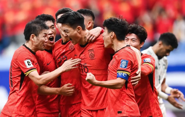 国足0 - 2失利却因祸得福 积10分也有晋级可能
