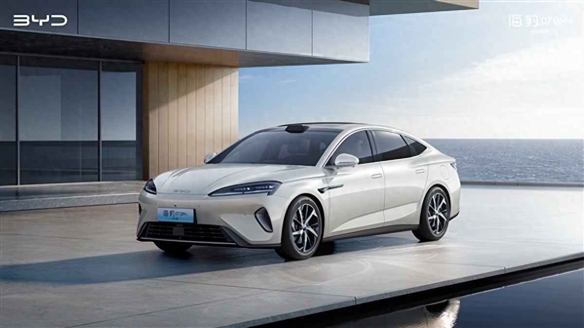 有的品牌忙着让媒体闭嘴、让博主闭嘴，但一看年目标销量，直接笑的肚子疼！

而有的