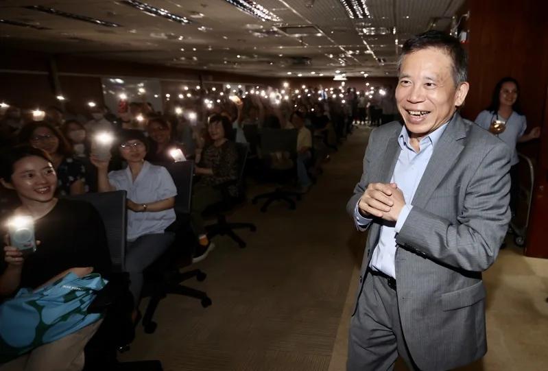 卸任前吐真心话？高官叹台湾“颜色至上”，现在很乱
台当局“内阁”改组，“国发会主