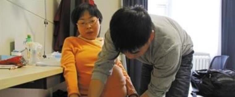 “这才是真爱！”2011年，江西一男子毅然决然迎娶瘫痪残疾女子。新婚前夕，岳母支