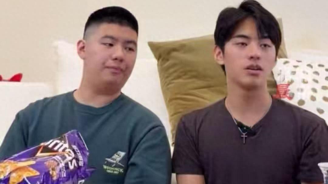 演员李倩蓉儿子在美国海底捞打工