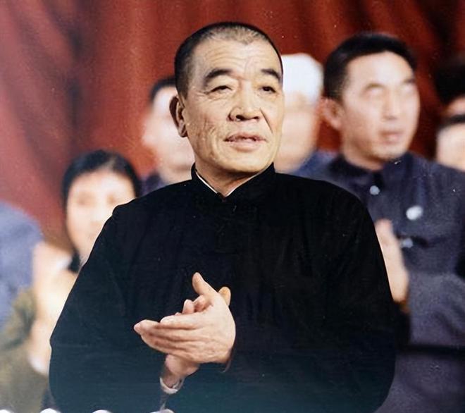 陈永贵升任副总理后，许世友向他祝贺，但陈永贵却叹了口气说，我在中央太受气了！
这