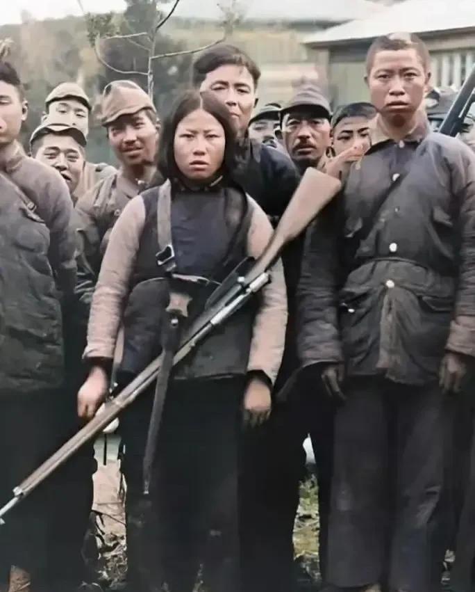 1939年，庐山，抗日英雄姚英被日寇俘获。



那一年，江西庐山的山峦叠嶂间，