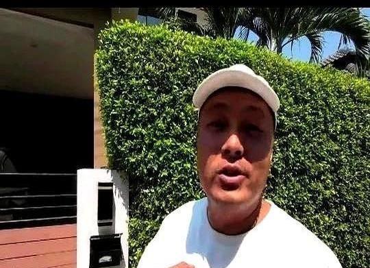 旅居泰国的百万博主Sean又双叒叕上热搜了！
这次不是因为榴莲生意翻车，也不是泰