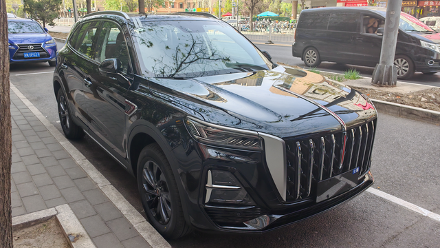 红旗HS5两驱旗享Pro提车感受
选买经历
90后互联网员工，一直租车开，终于决