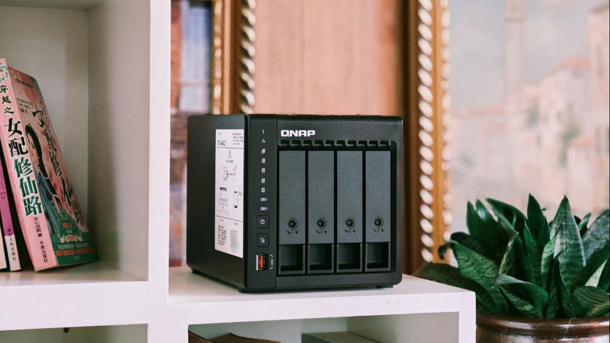 既见未来，为何不Buy？专业NAS，就是威联通