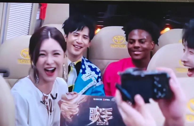 芒果台这次太丢人了，当着全世界网友的面硬蹭网红speed ， 直播间全是嘲的。
