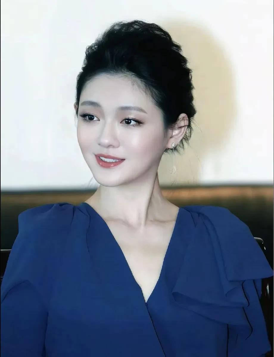 我感觉我懂大S了，十几岁闯入复杂的娱乐圈，看尽世态炎凉，人情冷暖。
     她