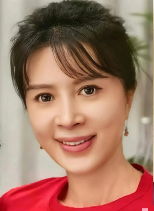 金巧巧那会儿恋爱的时候真好看啊，特别洋气会穿衣服，像《春光灿烂猪八戒》那时候的她
