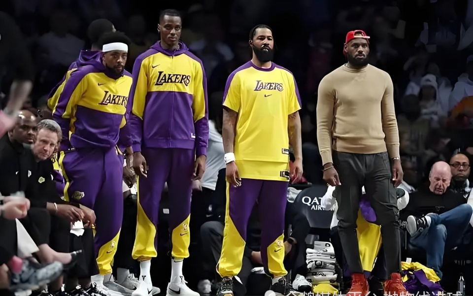 NBA常规赛即将结束，湖人队终于与古德温达成正式合同，他将有机会参加季后赛。为了
