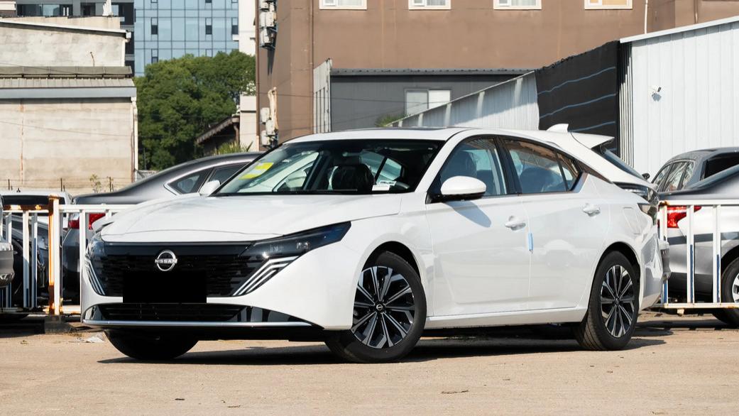 2026款天籁上市，限时优惠1万元，还有鸿蒙座舱加持，买？