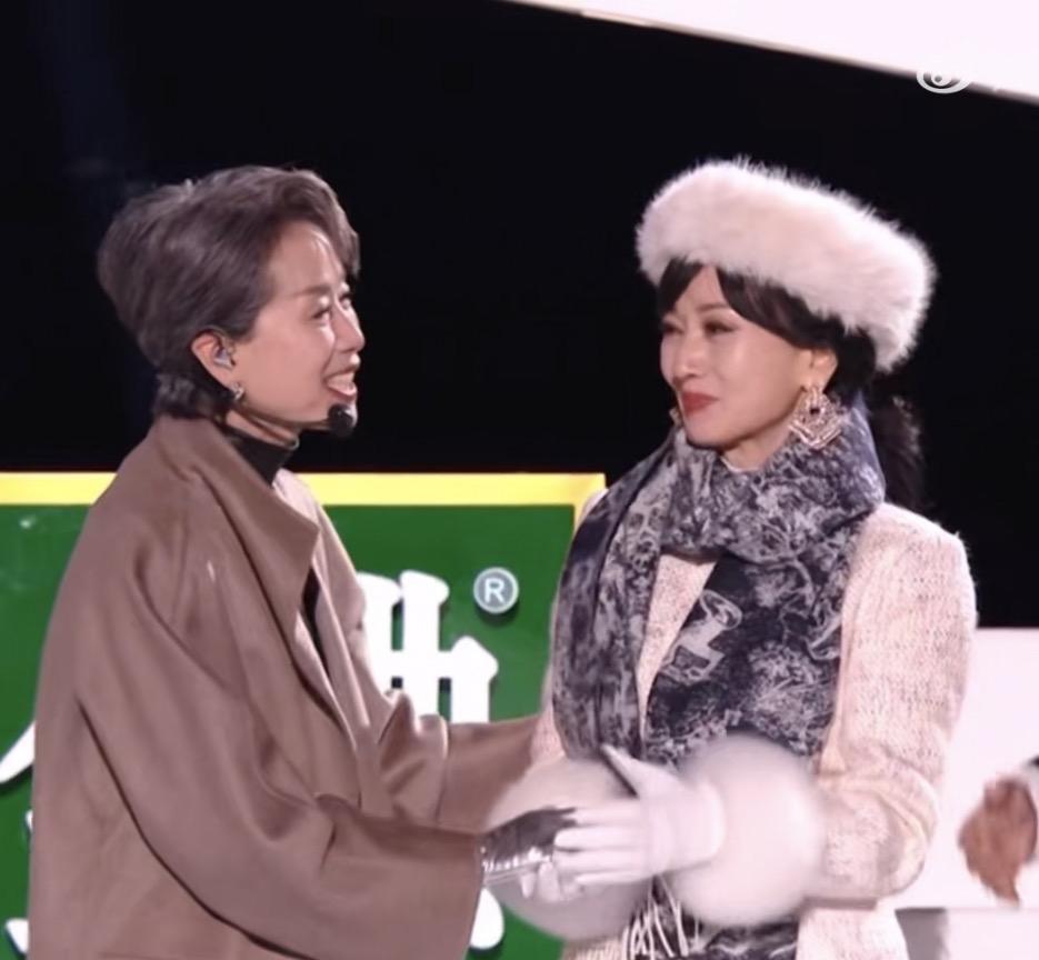 我有一种预感，
叶童和赵雅芝很难解体了，
上次叶童宣布不再参加新白娘子传奇演唱会