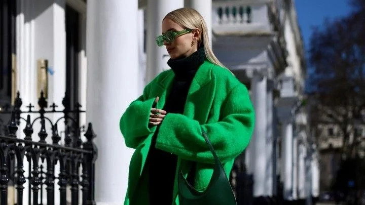 黑+绿撞色，普通人也能驾驭的秋冬高级感公式